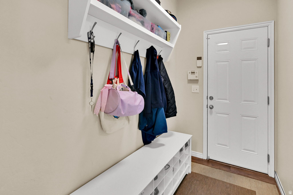 1064 DARCY DR North Salt Lake, UT 84054