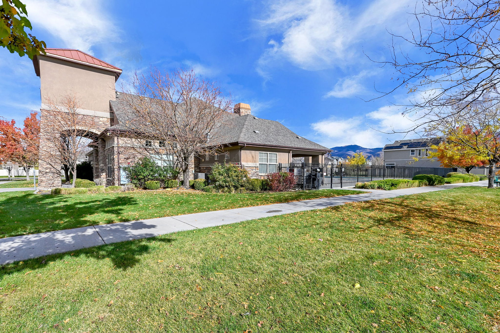 1064 DARCY DR North Salt Lake, UT 84054