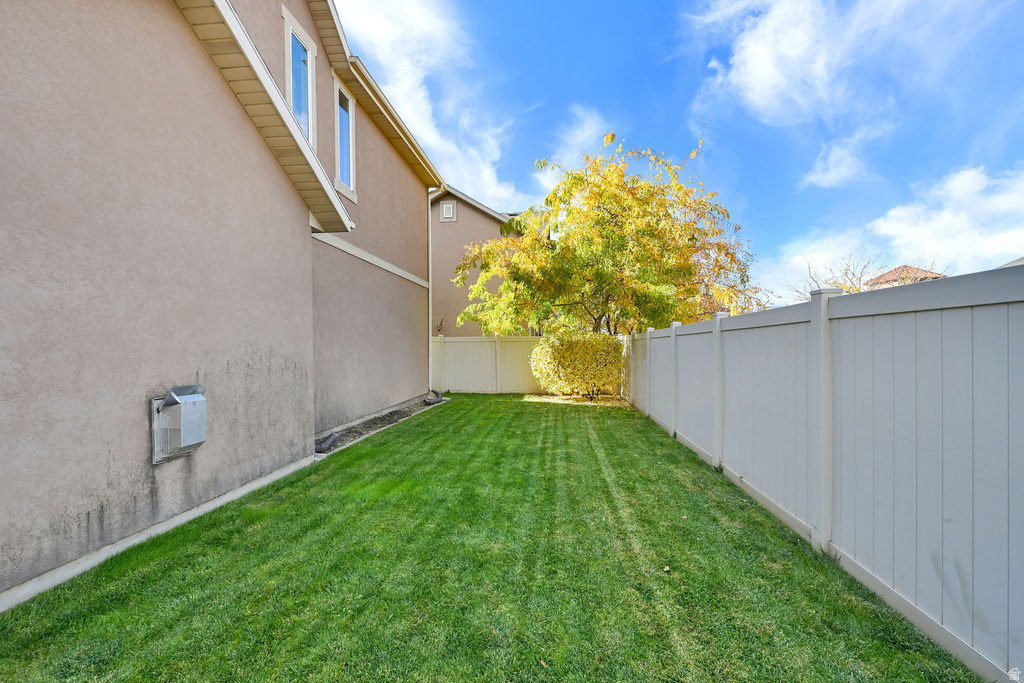 1064 DARCY DR North Salt Lake, UT 84054