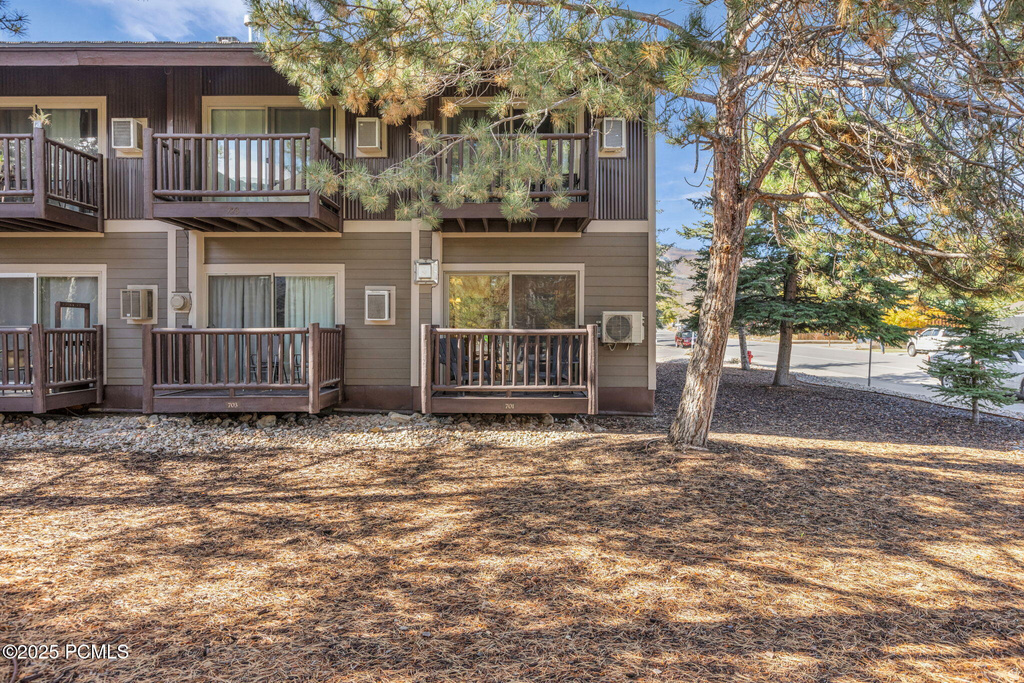 2285 SIDEWINDER DR #701 Park City, UT 84060