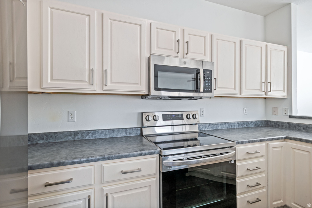 8467 S IVY SPRINGS LN West Jordan, UT 84081