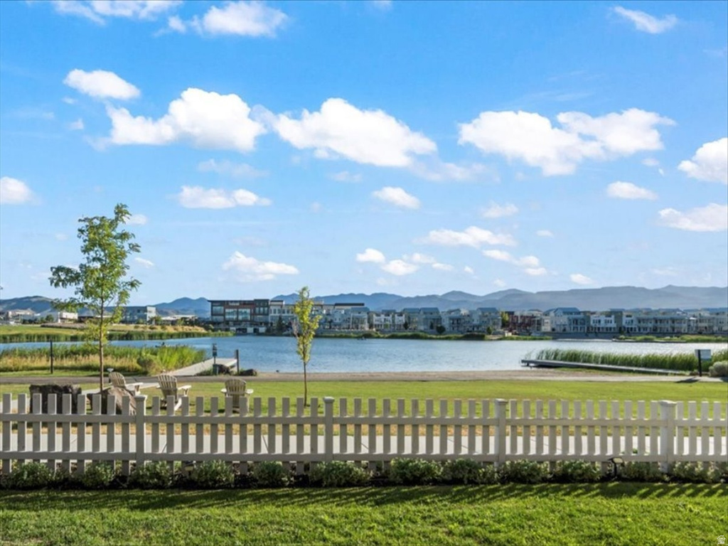 11064 S PADDLE BOARD WAY South Jordan, UT 84009