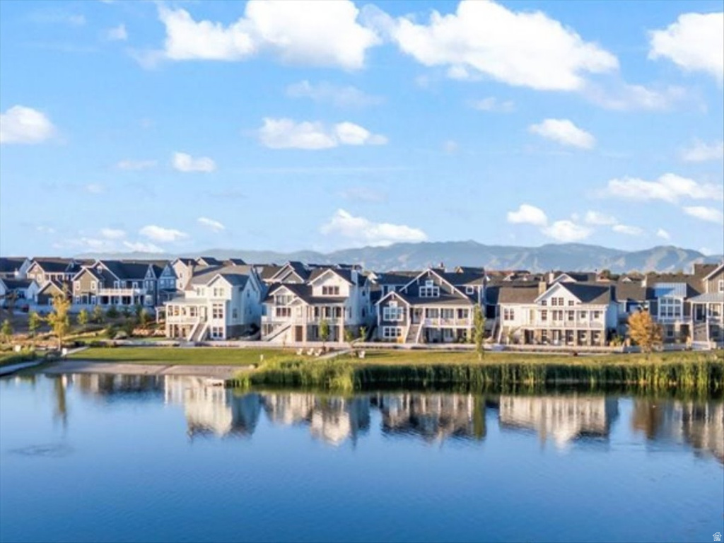 11064 S PADDLE BOARD WAY South Jordan, UT 84009