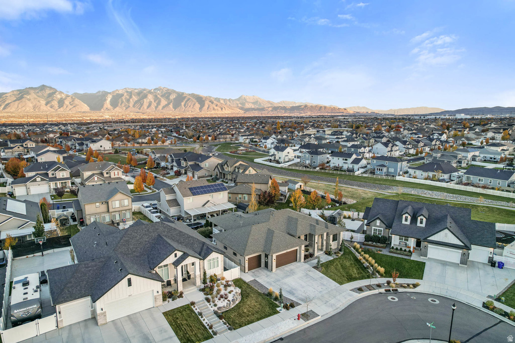 8043 S AMBROSIA LN West Jordan, UT 84081