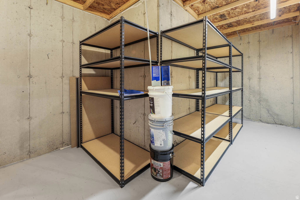 8043 S AMBROSIA LN West Jordan, UT 84081