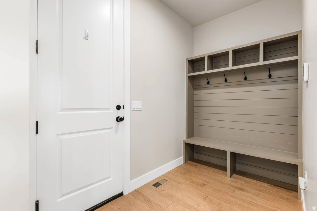 8043 S AMBROSIA LN West Jordan, UT 84081