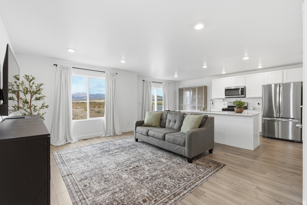 477 N SCUTTLEBUTT LN Saratoga Springs, UT 84045