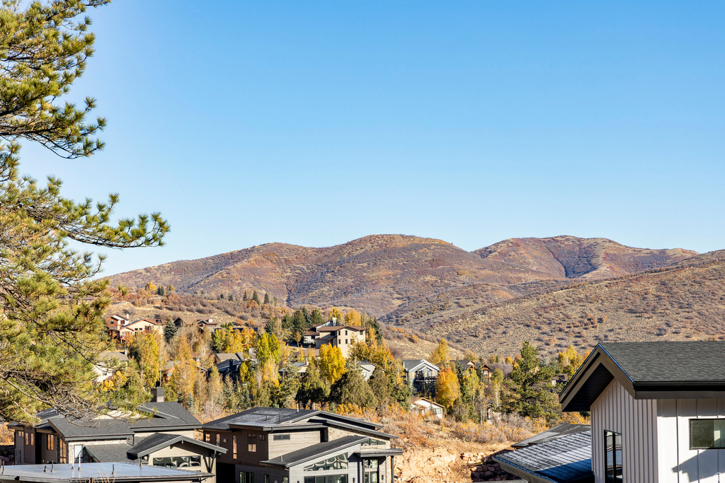 4069 W CREST CT Park City, UT 84098
