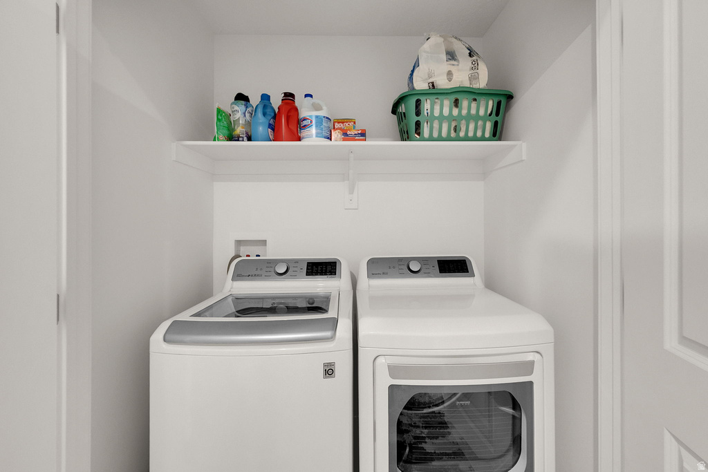 8283 W JOSHUA TREE LN Magna, UT 84044