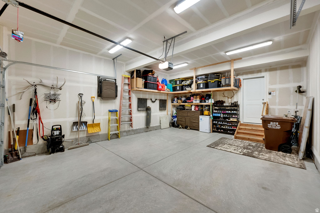 8283 W JOSHUA TREE LN Magna, UT 84044