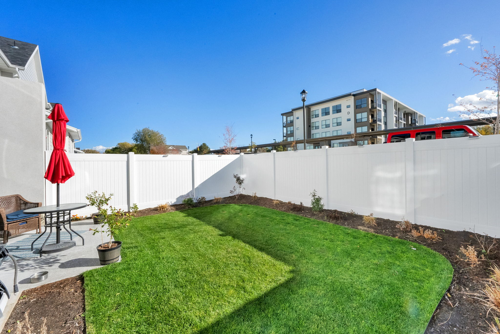 8283 W JOSHUA TREE LN Magna, UT 84044