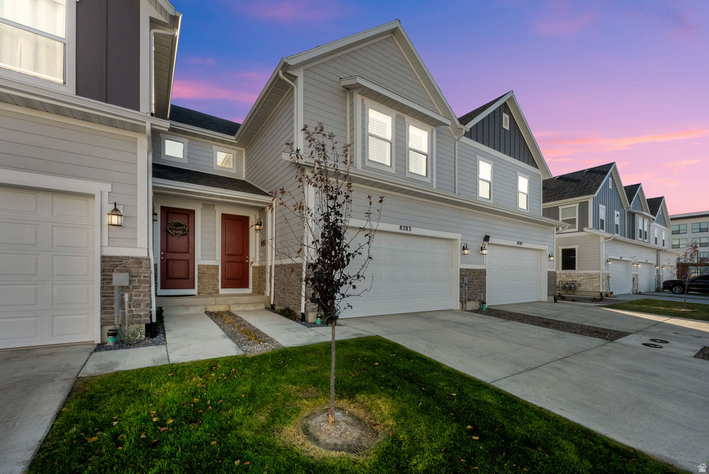 8283 W JOSHUA TREE LN Magna, UT 84044