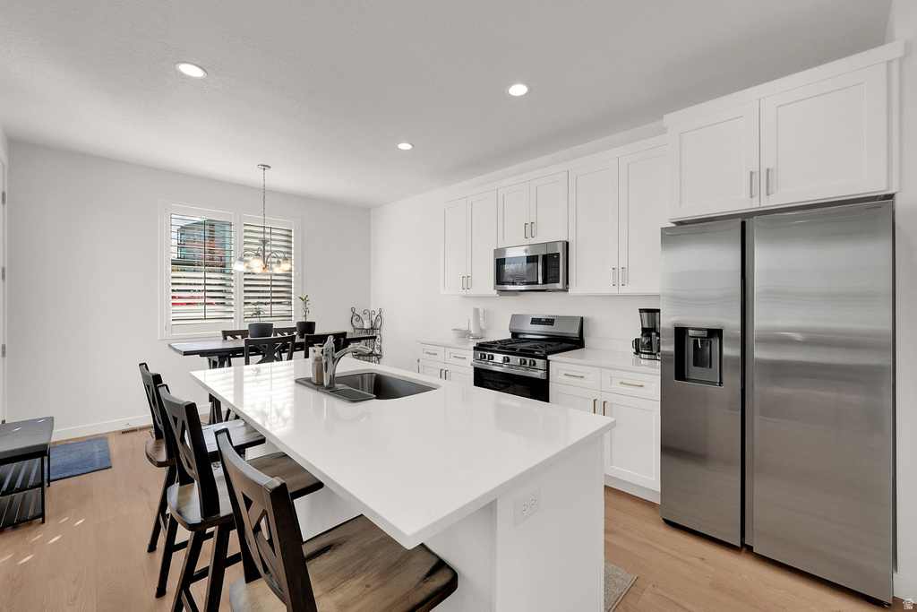 8283 W JOSHUA TREE LN Magna, UT 84044