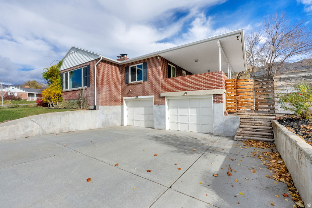 2402 E BEACON DR Salt Lake City, UT 84108