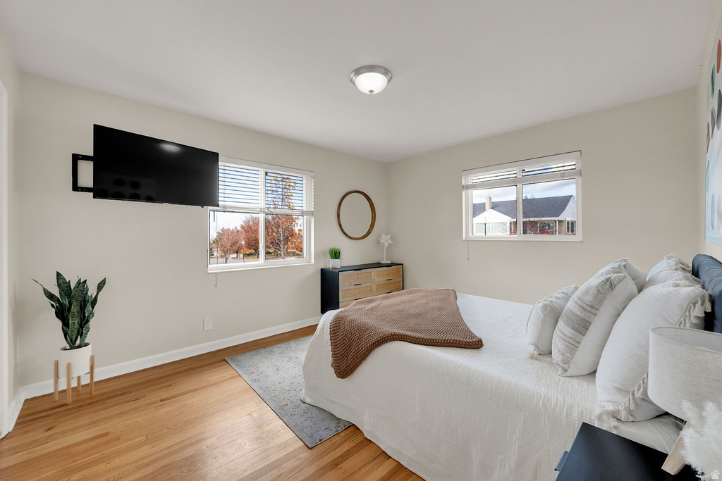 2402 E BEACON DR Salt Lake City, UT 84108