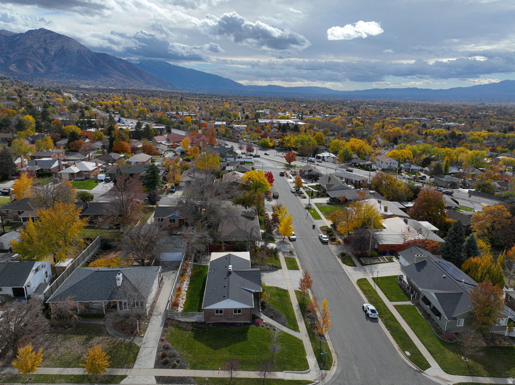 2402 E BEACON DR Salt Lake City, UT 84108