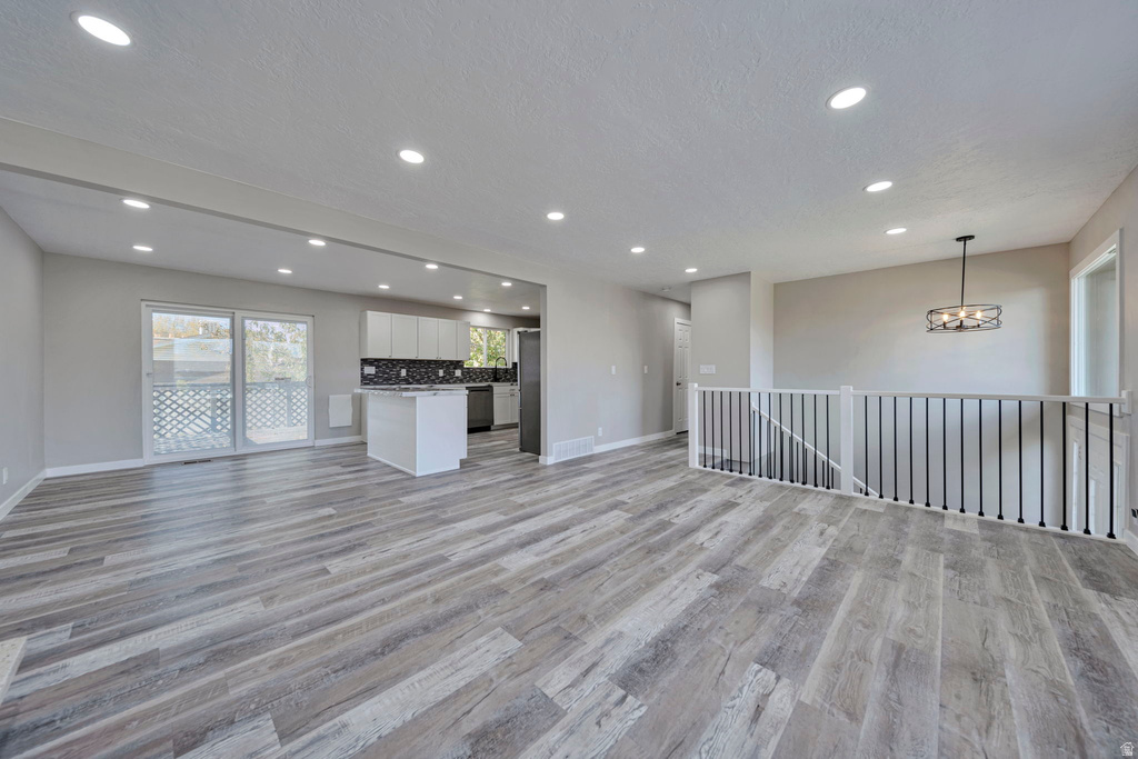 7604 S AUTUMN DR West Jordan, UT 84084