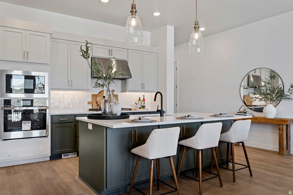 1305 E LARKSPUR WAY Layton, UT 84040