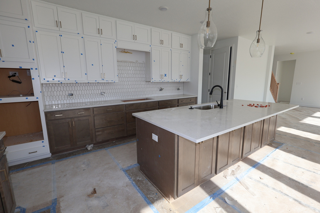 1061 W MAHOGANY ST Saratoga Springs, UT 84045