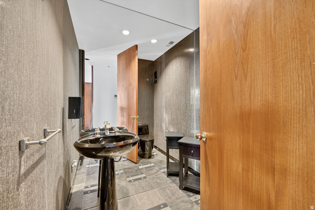 48 W 300 S #2501 N Salt Lake City, UT 84101