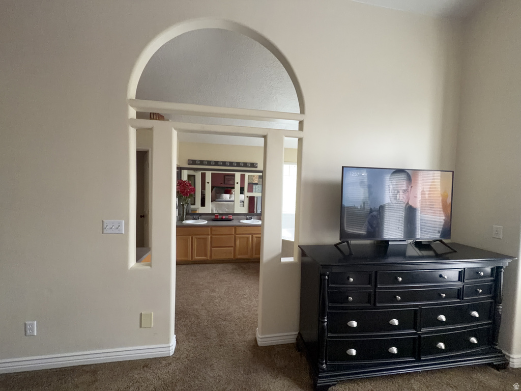 5698 S 1150 E South Ogden, UT 84405