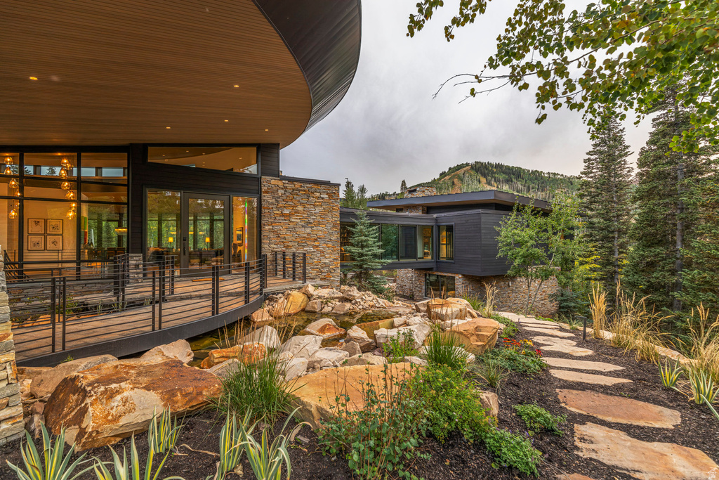 217 WHITE PINE CANYON RD Park City, UT 84060