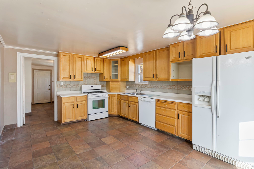 165 N 100 W Fillmore, UT 84631