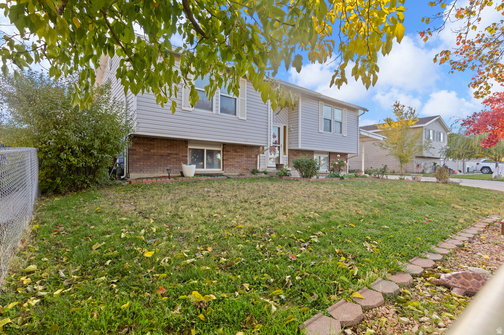 7459 W GARDENIA AVE Magna, UT 84044