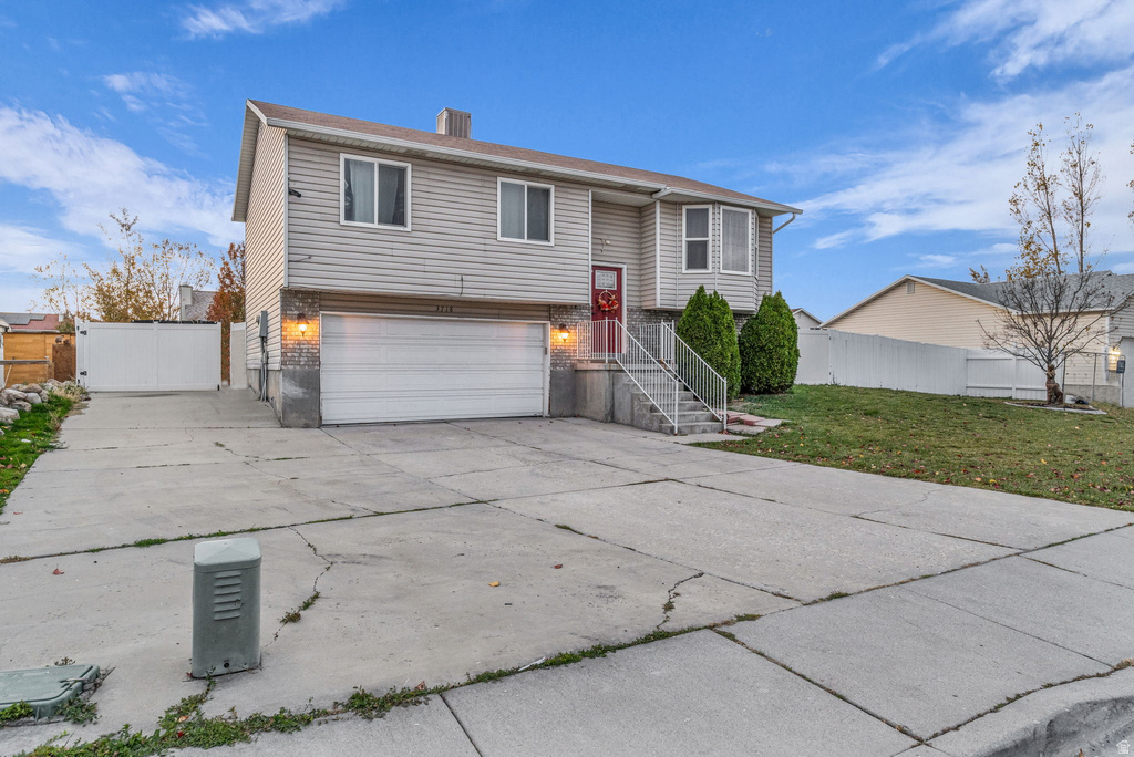 3718 S LANCASHIRE CIR West Valley City, UT 84119