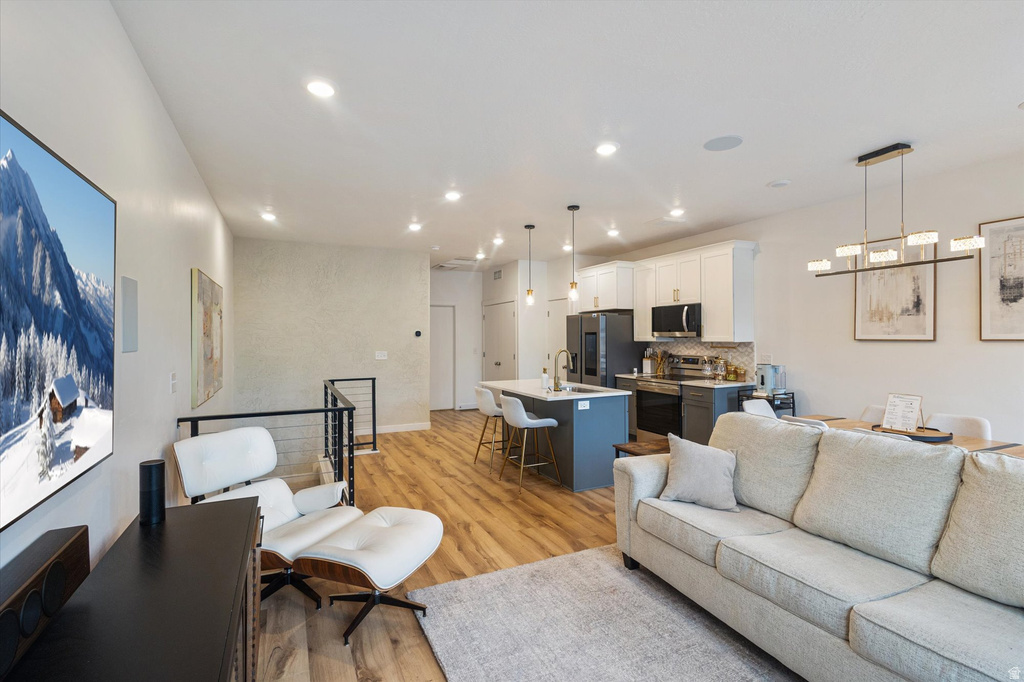 271 W BISHOP PL Salt Lake City, UT 84103