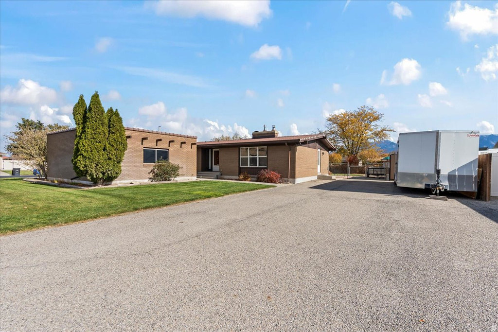 2883 W JANALEE DR West Jordan, UT 84088