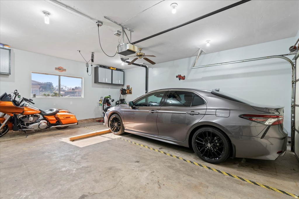 2883 W JANALEE DR West Jordan, UT 84088