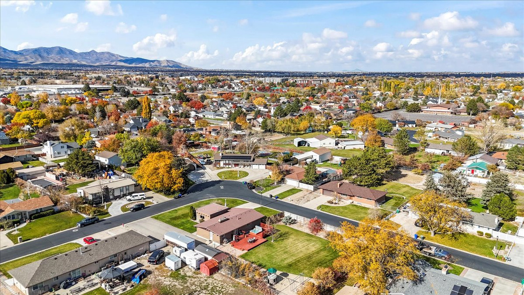 2883 W JANALEE DR West Jordan, UT 84088