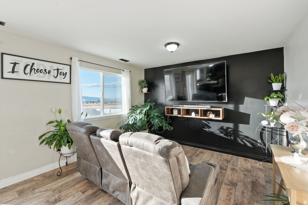 1451 N 380 E Tooele, UT 84074