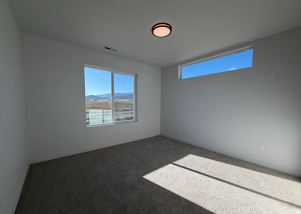 2959 N KINGBIRD DR #613 Eagle Mountain, UT 84005