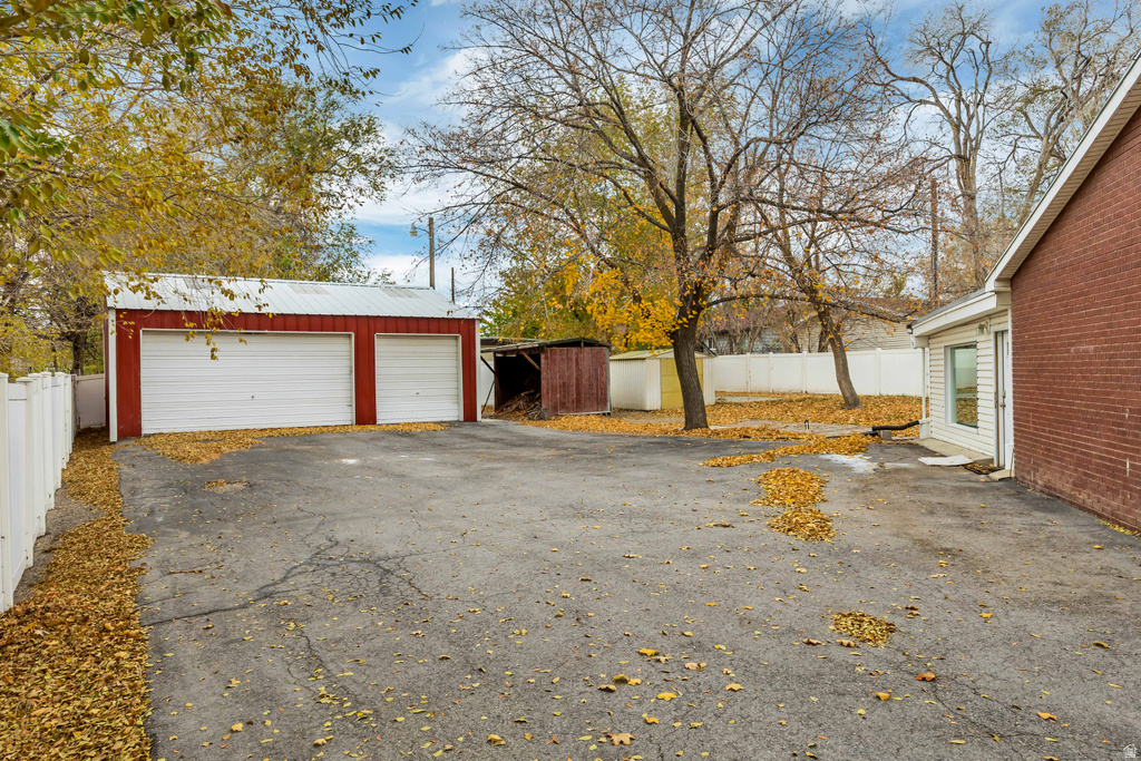 185 W CLARK ST Grantsville, UT 84029