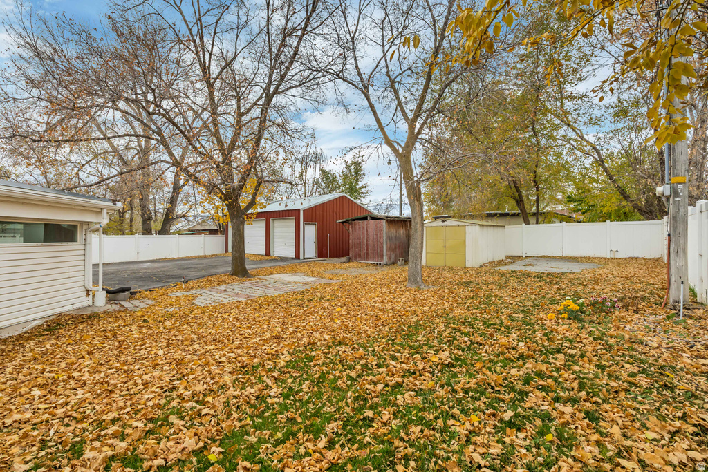 185 W CLARK ST Grantsville, UT 84029