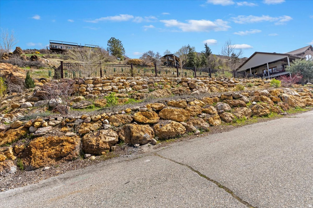 3088 E SILVER HAWK DR Holladay, UT 84121