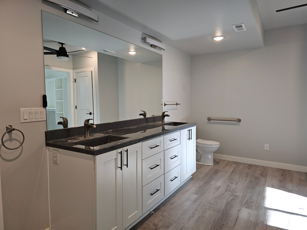 2422 S BLUE WATER LN Saratoga Springs, UT 84045