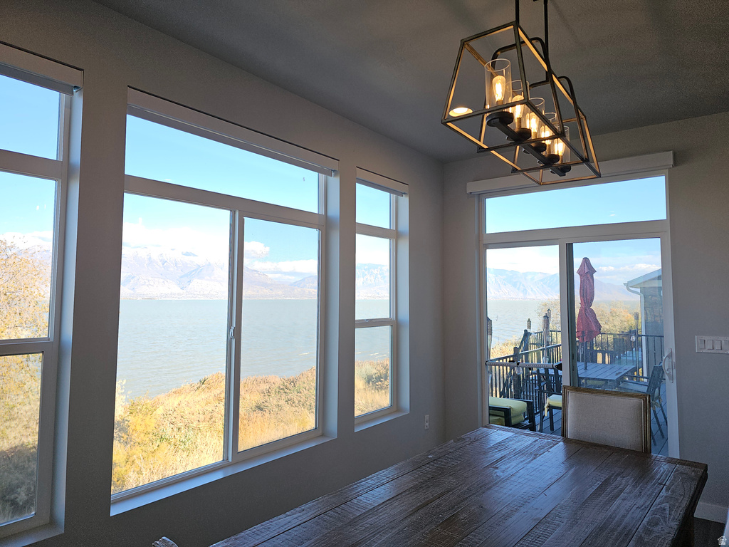 2422 S BLUE WATER LN Saratoga Springs, UT 84045