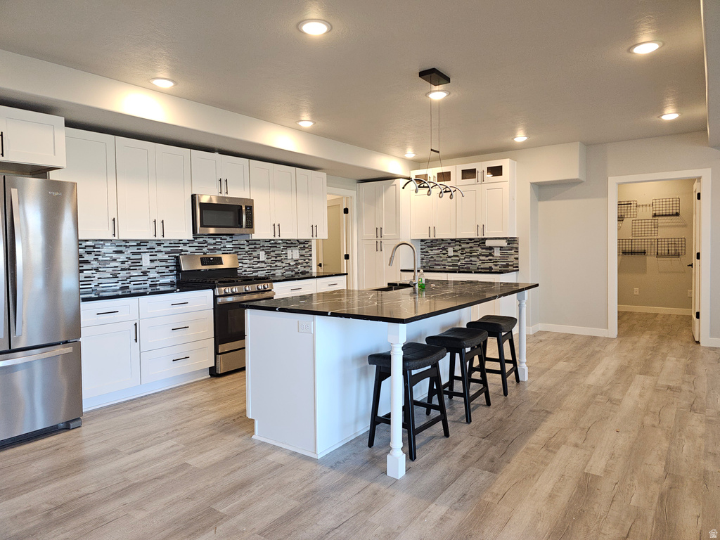 2422 S BLUE WATER LN Saratoga Springs, UT 84045