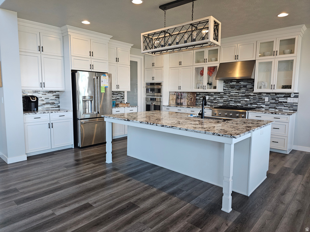 2422 S BLUE WATER LN Saratoga Springs, UT 84045