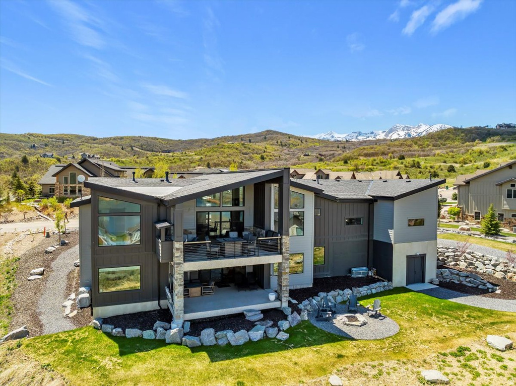 6260 E HAWKS LN Huntsville, UT 84317