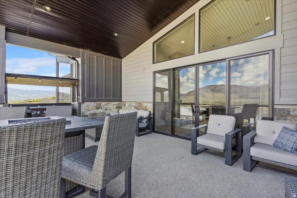 6260 E HAWKS LN Huntsville, UT 84317