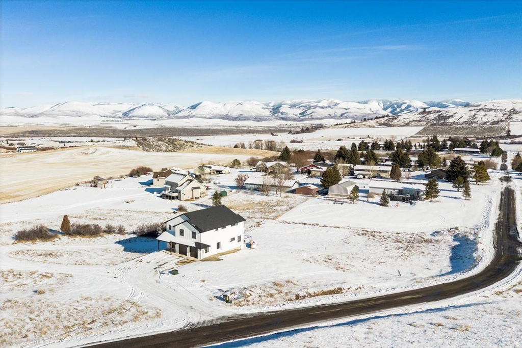 1216 DISCOVERY CIR Soda Springs, ID 83276
