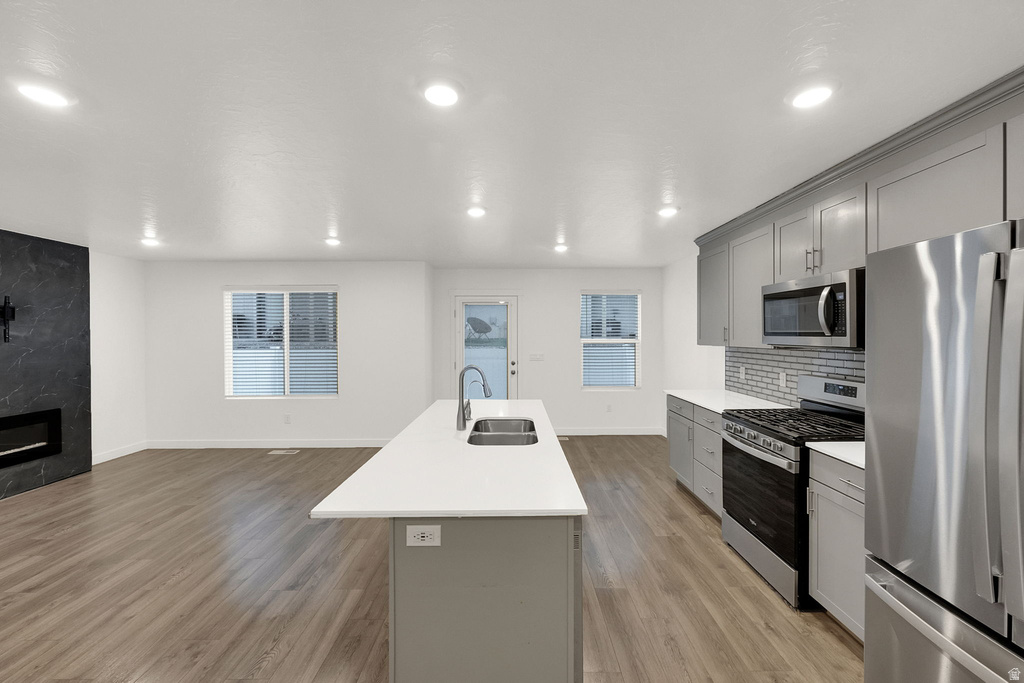 8559 W MEADOW BANK WAY #1082 Magna, UT 84044