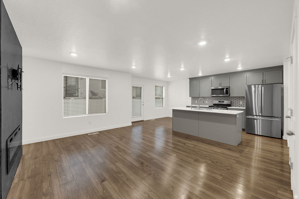 8559 W MEADOW BANK WAY #1082 Magna, UT 84044