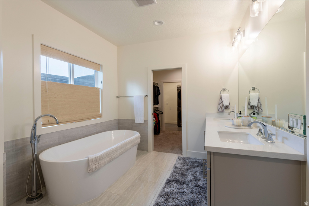 1574 E WINWARD DR Holladay, UT 84117