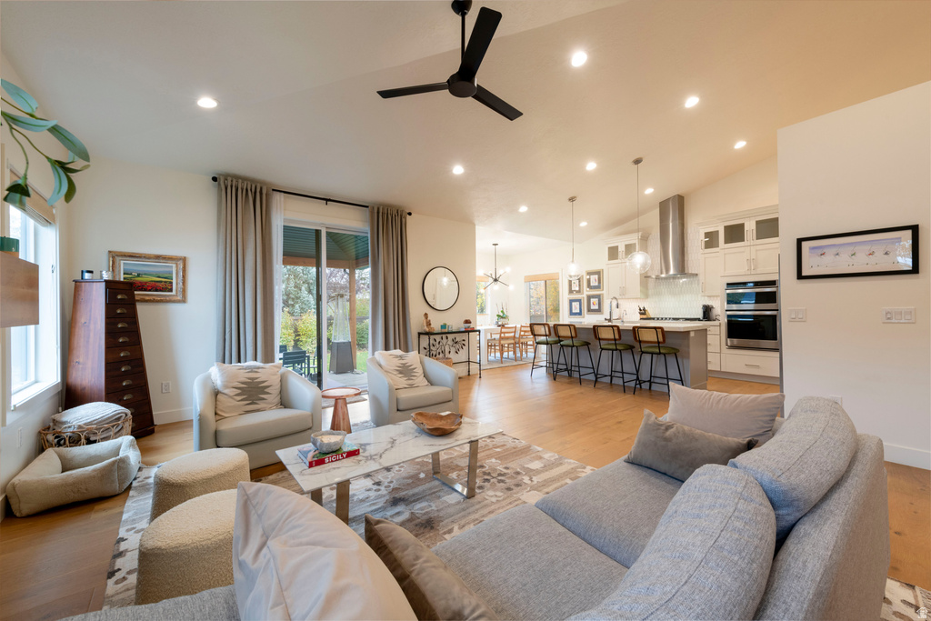 1574 E WINWARD DR Holladay, UT 84117