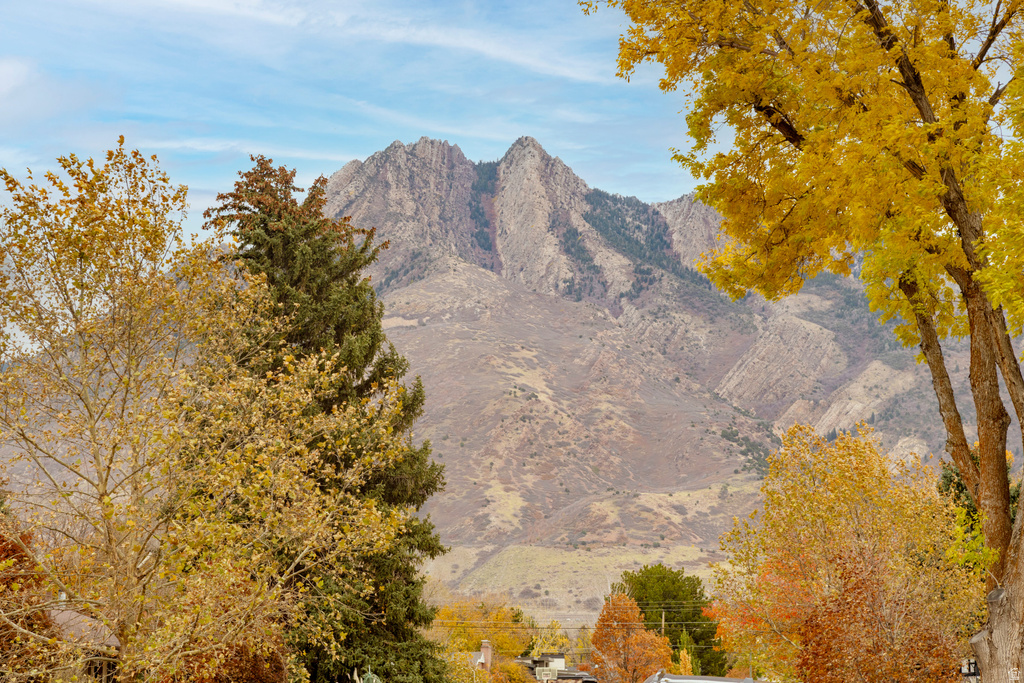 1574 E WINWARD DR Holladay, UT 84117